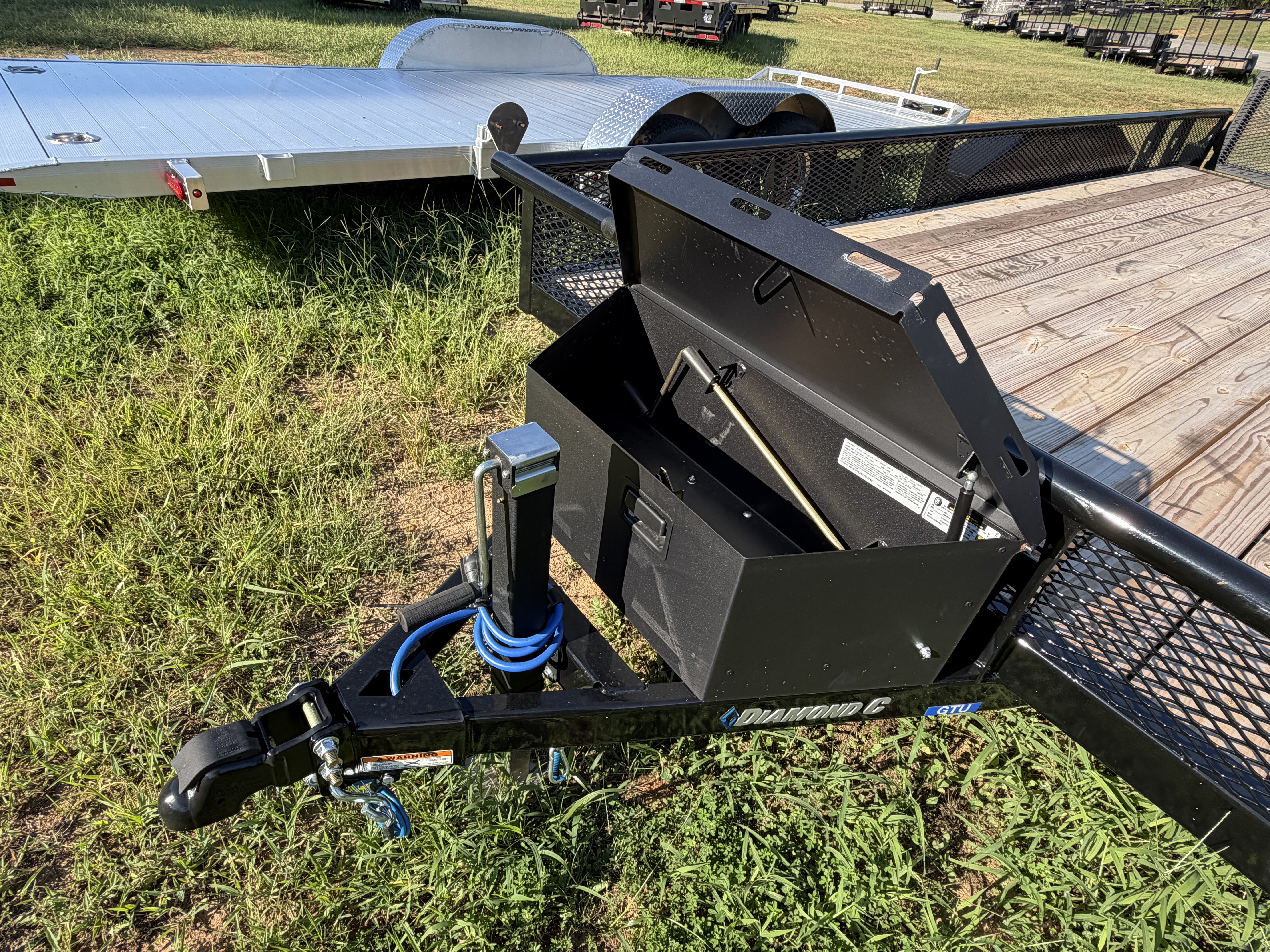2026 Diamond C GTU235M Landscape-Utility Trailers